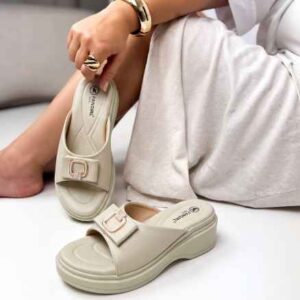 Fangirl Buckle Decor Premium Wedge Platform